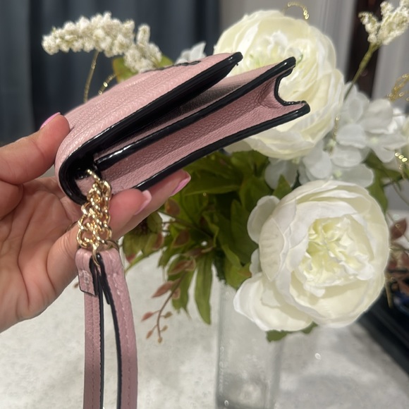 💕Victoria's Secret Leather Wristlet Wallets - Picture 9 of 11